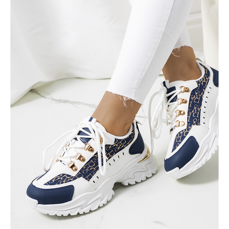 Hvide og marineblå damesneakers fra Remmers 1