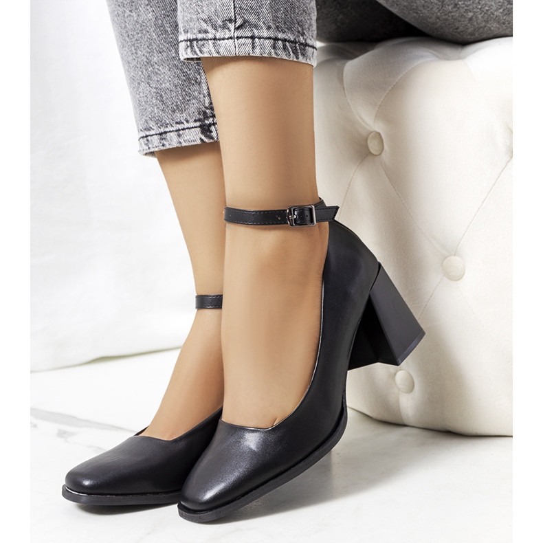 Sorte pumps med Prinse strop 1