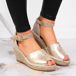Damesandaler espadriller på guldkiler eVento gylden 1