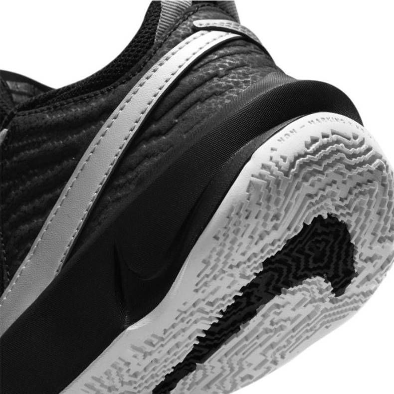 Nike Team Hustle D 10 Big Basketball Sko Jr CW6735 004 basketballsko sort sølv 5