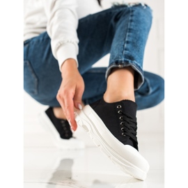 TRENDI Sorte sneakers på platformen 1