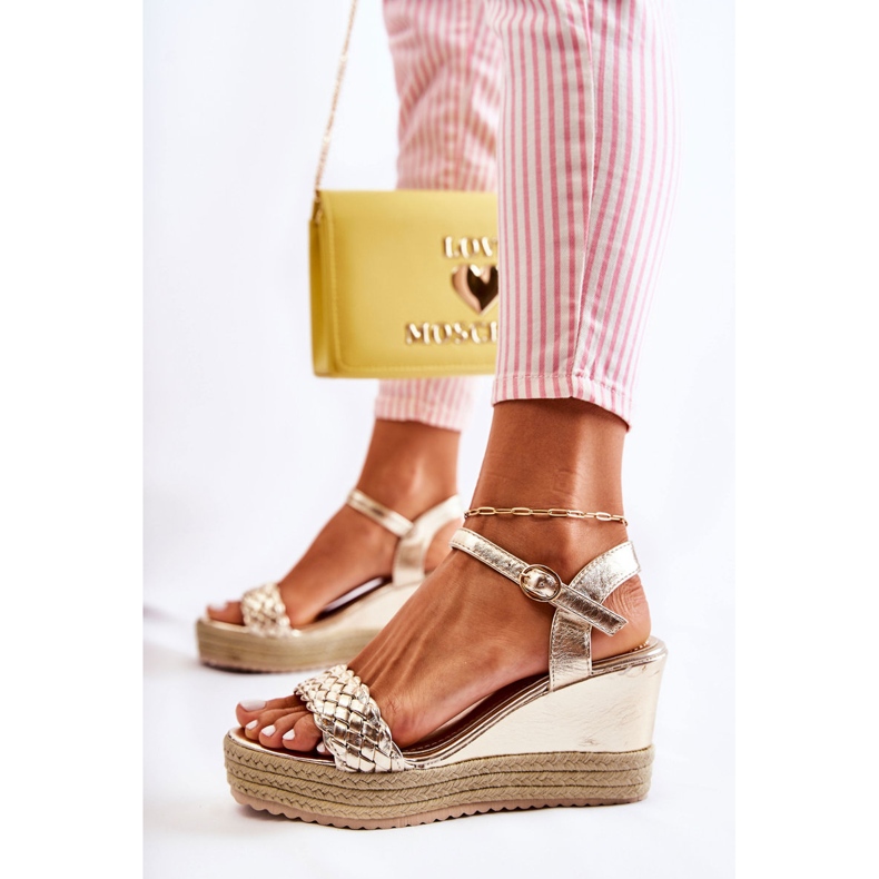 FB2 Suede sandaler på en gylden Gabriela kile beige 2