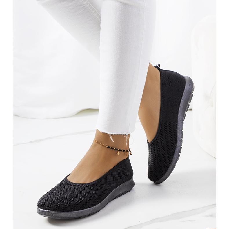 Sorte sneakers fra Meeri 1