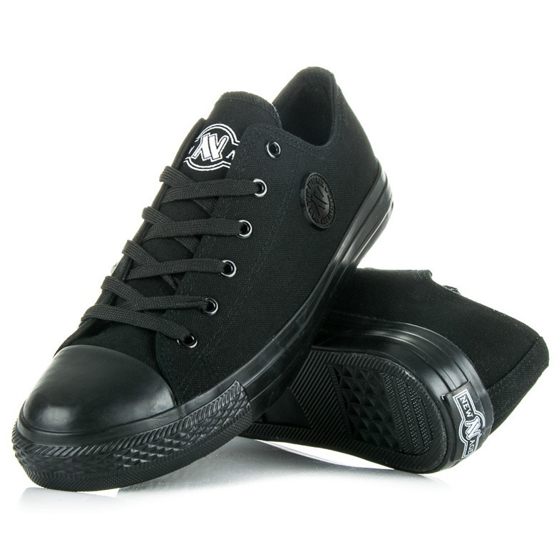 New Age sneakers sort 1