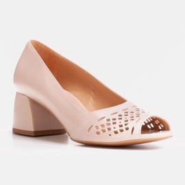 Marco Shoes Beige pumps med perforeret front 1
