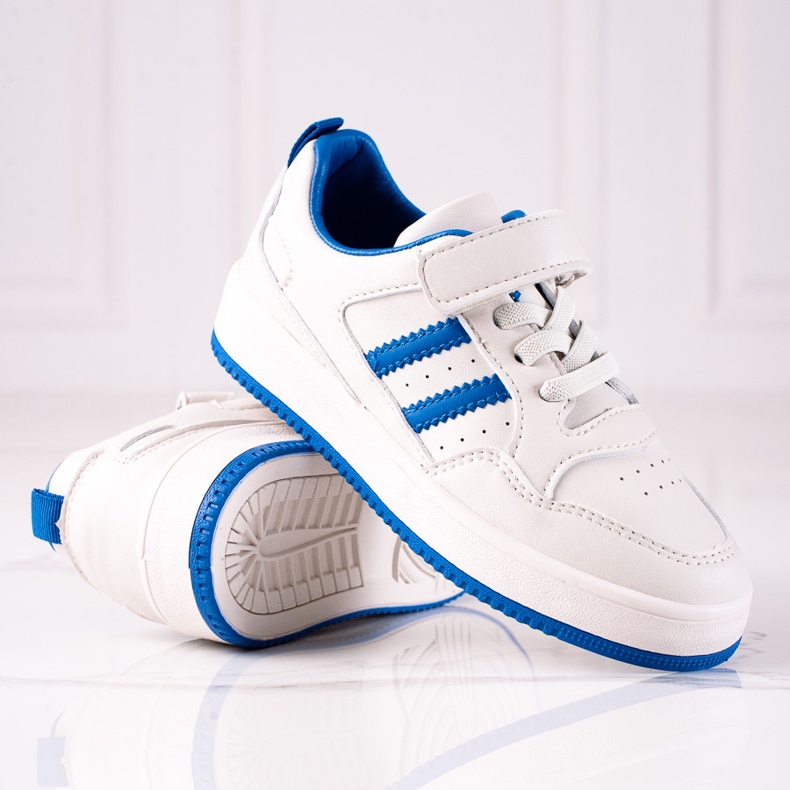 Shelovet børnesneakers lavet af økologisk læder i hvid og blå 1
