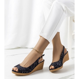 Sorte Beldesa kile-sandaler 1