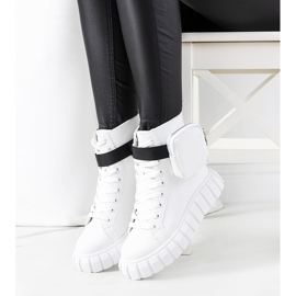 Hvide sneakers på Haver platformen 2