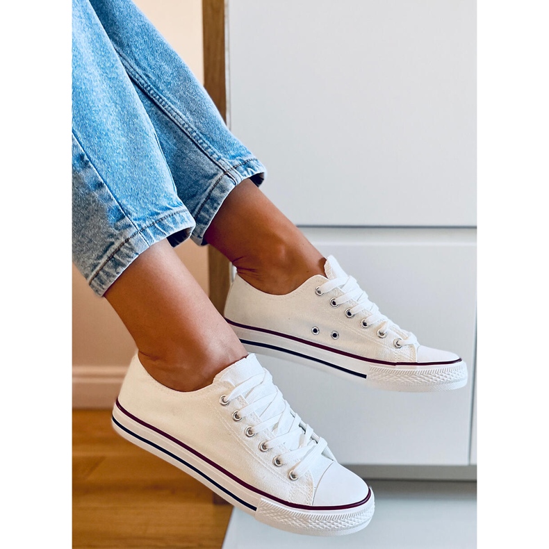 Basic hvide klassiske sneakers til kvinder 1