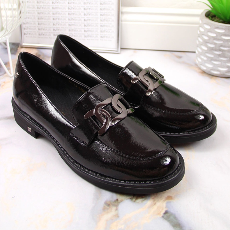 Kvinders sorte patentlakerede loafers Potocki 1