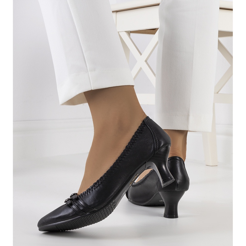 Sorte pumps med en elastisk Kopi 1