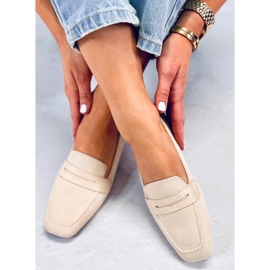 Klassiske beige klassiske ruskind loafers 2
