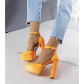 Orange neon pumps fra Joy 1