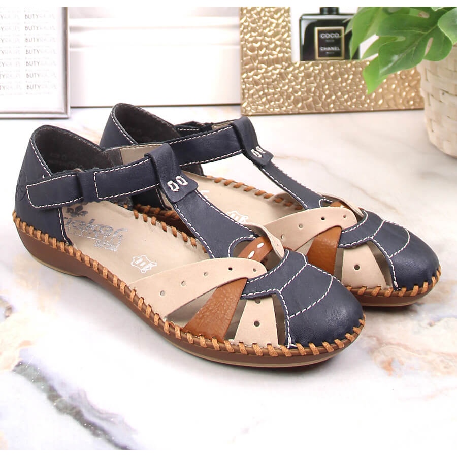 Komfortable flade sandaler til kvinder med velcro Rieker beige marine blå -