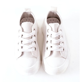 Børnesneakers på den hvide platform 3