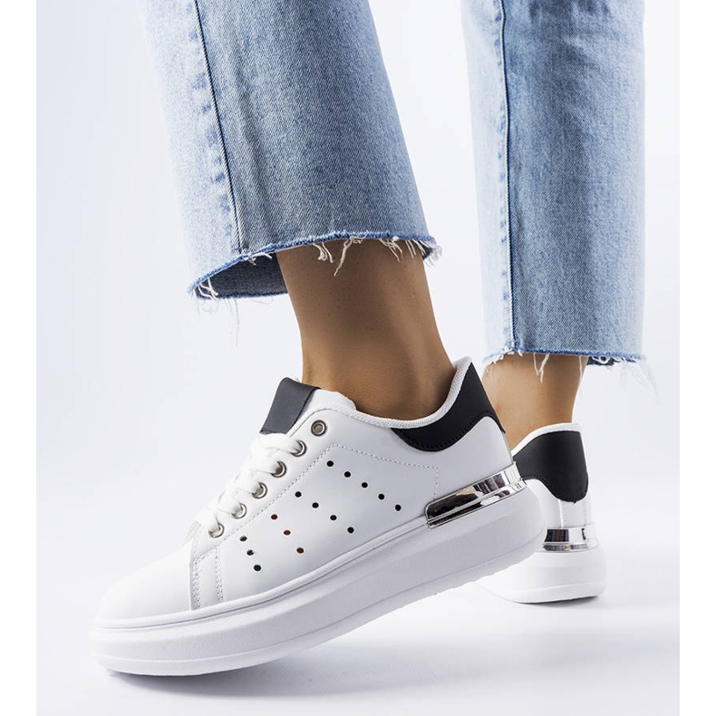 Hvide sneakers med farvet Chalut-perforering 1