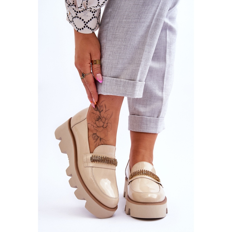 Moderigtige loafers på platformen med dekoration Laura Messi 2600 Beige 1