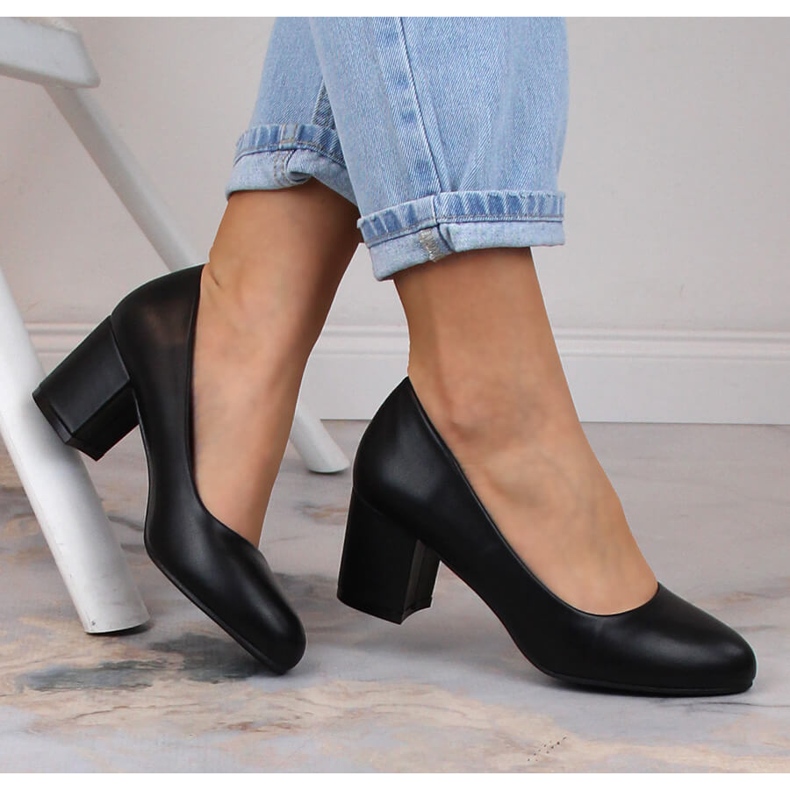 Kvinders sorte pumps på posten eVento 5950 1