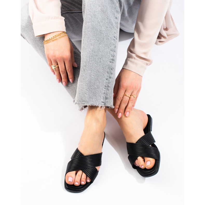 TRENDI Komfortable klassiske flip-flops sort 1