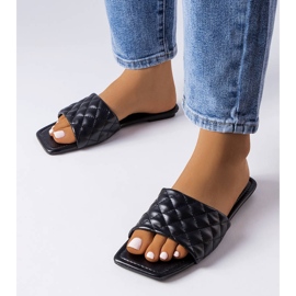 Sorte elegante flip-flops med quiltning fra Labrie 1