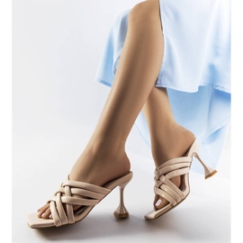 Beige elegante sandaler med hæl fra Bourget 1